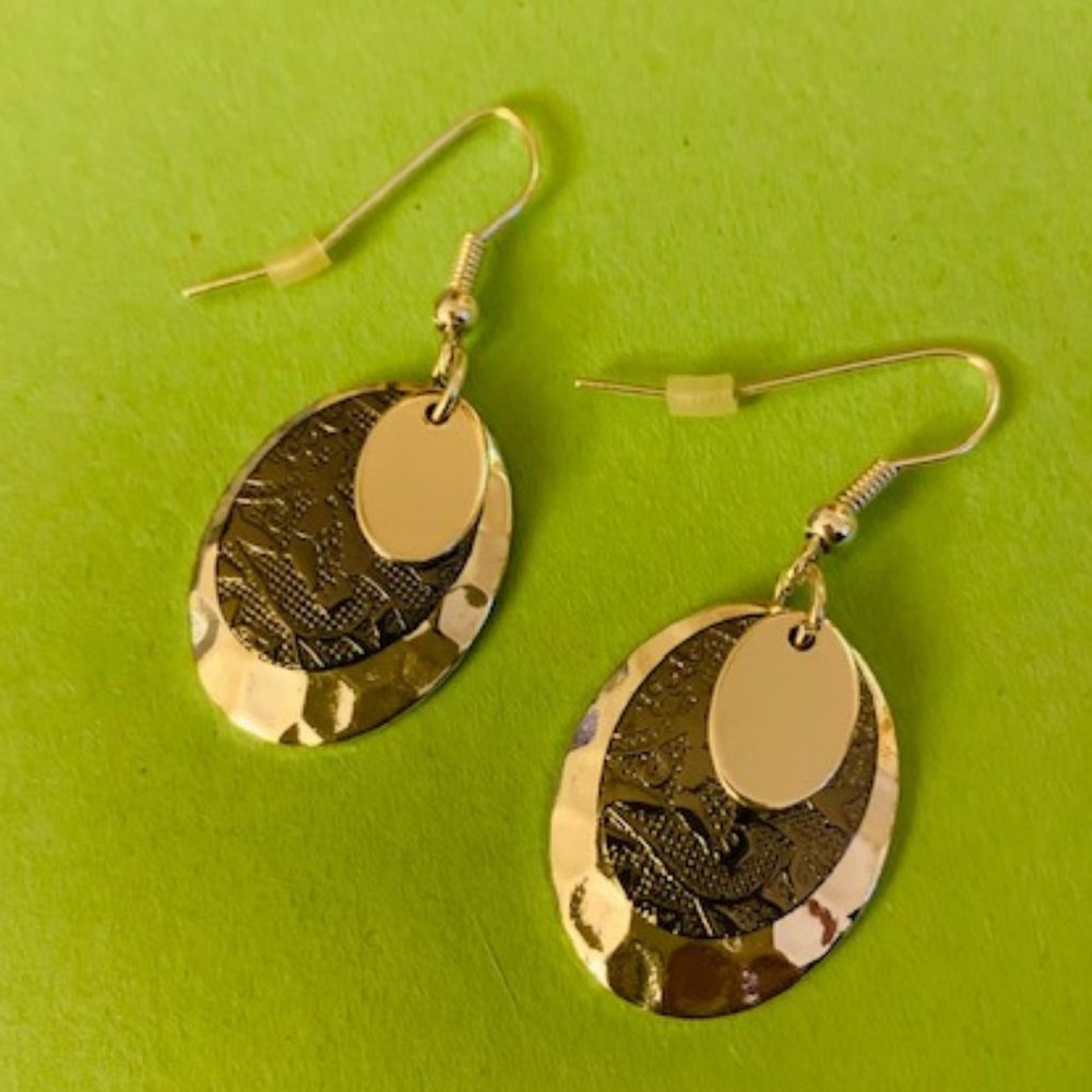 Silver color dangling hook earrings - NEW